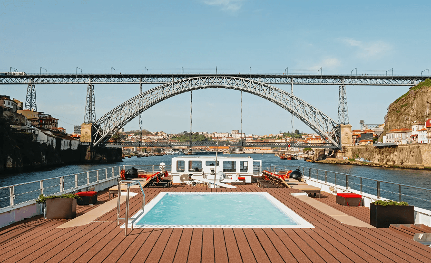 Pool Bar